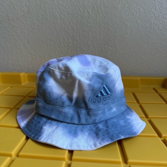 Adidas Tie-Dye Blue and White Bucket Hat - Picture 1 of 4
